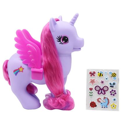 Unicornio con alas y accesorios